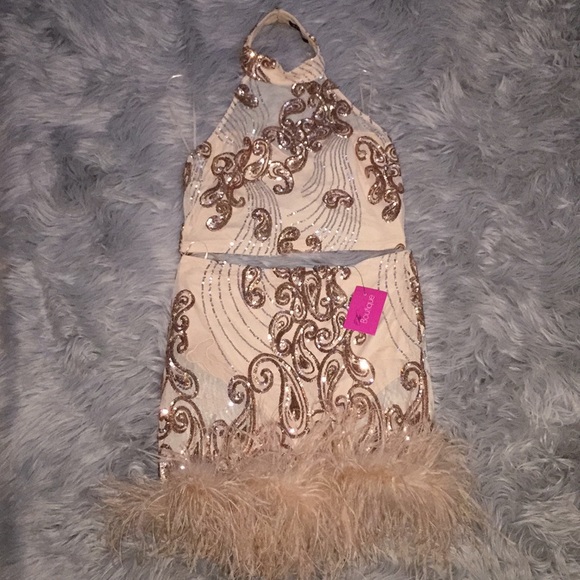 ✨ Rose Gold Feather Set ✨ - Picture 3 of 5